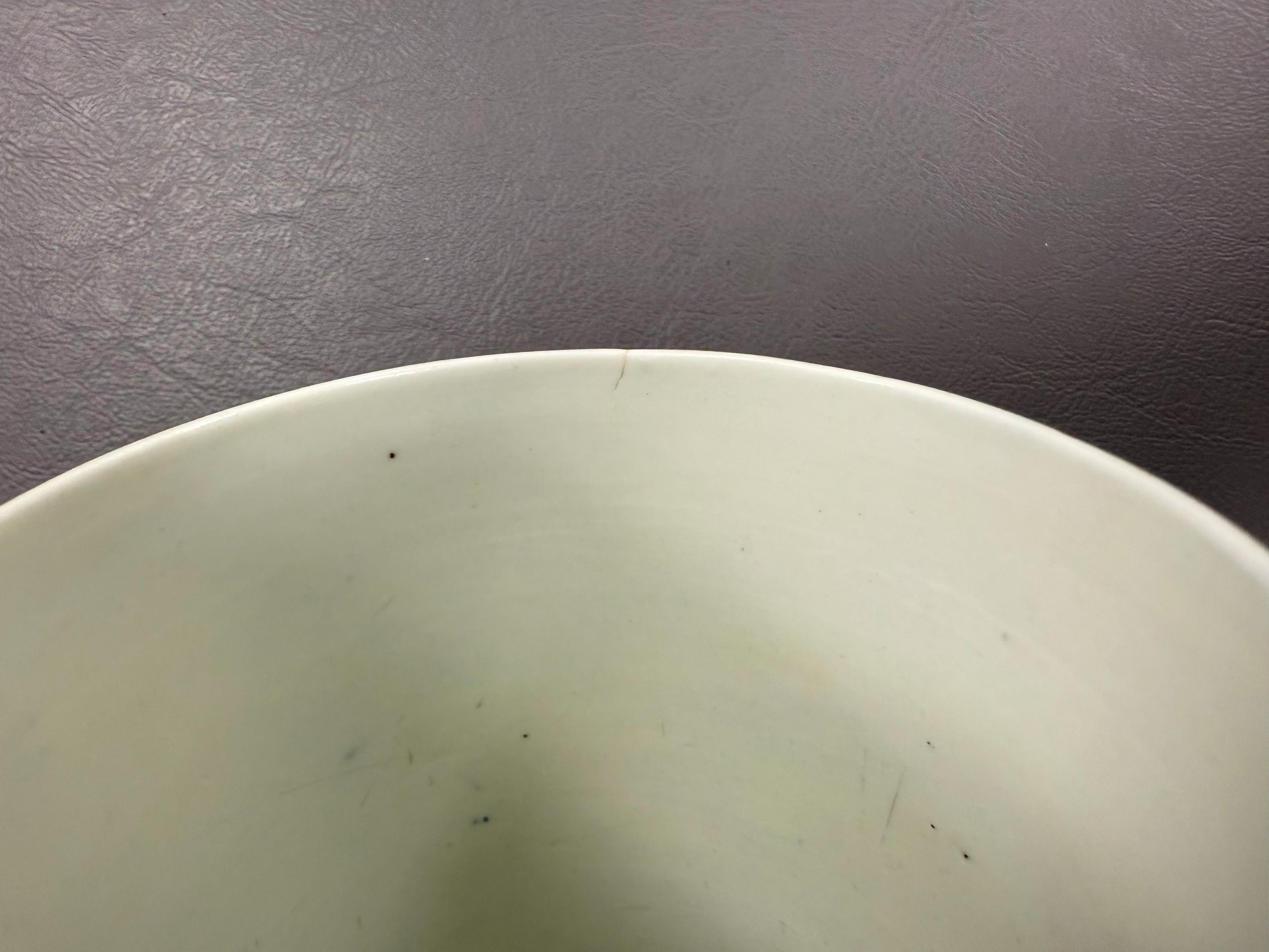 A Worcester blue and white mug decorated with the Candle Fence pattern, c.1760-1770